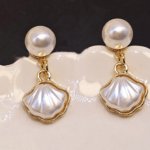 Pearl Stud Earrings Chic